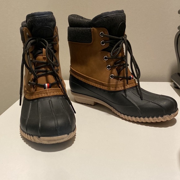 Tommy Hilfiger Winter Duck Boots - Picture 6 of 8